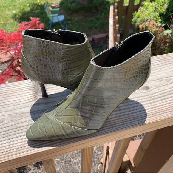 Zara Green Faux Leather Python Snake Print Heeled Booties - Picture 1 of 6